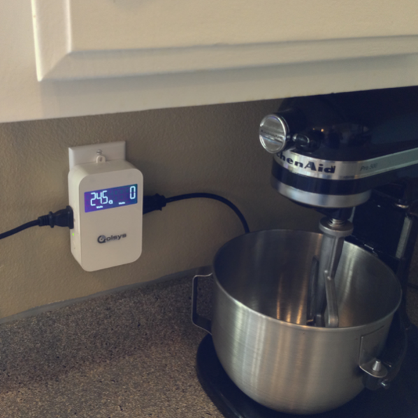 IQ-IQ-Smart-Socket-Lifestyle-2-MEDIUM