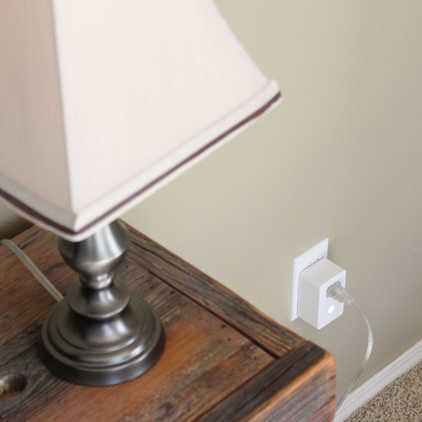 qolsys-iq-outlet-lifestyle-3-medium